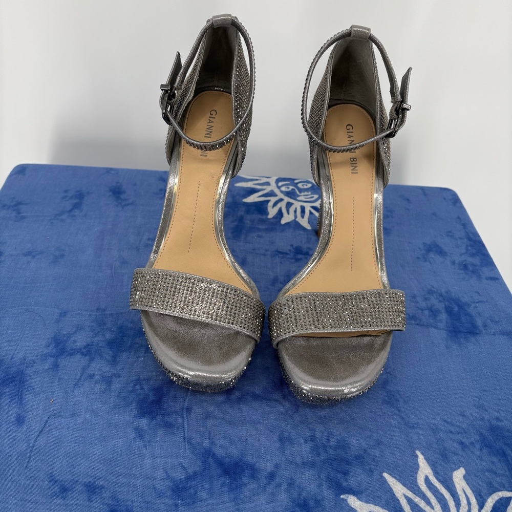 Gianni Bini Glittering Silver Heels. Size 9.